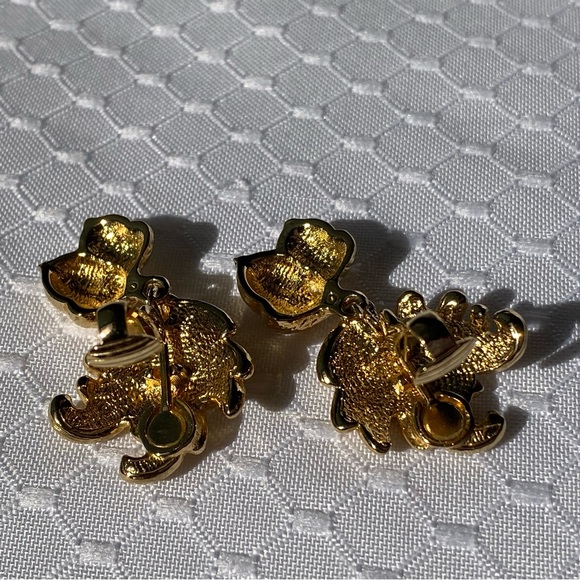 Vintage Avon Acorn Drop Gold Plated Clip-on Earrings - Picture 10 of 13